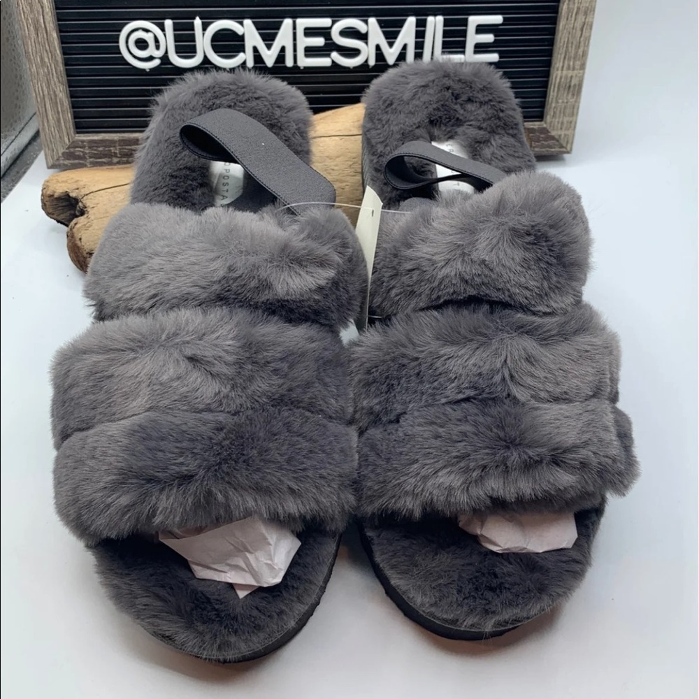 Aeropostale Faux Fur Platform Slides